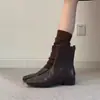 Botines retro Chuyuji de tacón bajo y ajustados con aumento interno de altura, punta cuadrada, botines elásticos adelgazantes para mujer, versátiles para ir al trabajo, botines cortos elegantes
