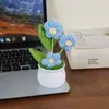 Planta en Maceta de Bizcocho Terminada Tejida a Mano Adorno para Escritorio de Oficina Día del Maestro Flor Artificial Tejida Regalo Pequeño Venta al por Mayor
