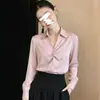 Camisa de satén estilo francés para mujer, nueva colección primavera/otoño 2026, adelgazante y elegante, con collar de perlas, adecuada para el trabajo
