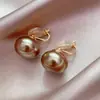 Pendientes de perlas color chocolate, estilo retro francés exclusivo, lujo sutil, sensación de alta gama, ganchos para las orejas, accesorios versátiles y elegantes.