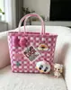 Bolso Tejido de Plástico con Patrón de Moda, Bolso de Mano Tipo Cesta Tejida, Bolso Casual para Mujer, Mismo Estilo que Xiaohongshu, Artículos de Regalo al por Mayor