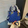 Bolso Bordado de Alta Gama 2026 Nuevo Modelo Casual Elegante Moda Lujo Ligero Bolso de Mujer Lady Dior Venta Directa de Fábrica