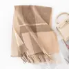 Bufanda de Lana Personalizada con un Toque de Lujo, Versátil para Hombres y Mujeres, Engrosada para Otoño e Invierno, Nueva Bufanda Cálida para el Cuello con Parches de Cuadros