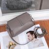 Primeira Camada Couro de Vaca Queda Natural Bolsa Feminina Bolsa de Ombro Capa Bolsa Feminina Simples Axilar Deslocamento Versátil Compras Couro Genuíno Macio
