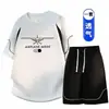 Traje corto de manga corta de moda estilo Hong Kong para hombre, conjunto casual de verano holgado versátil de camiseta y pantalones cortos de seda helada para deportes