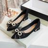 Sapatos de salto grosso com laço para mulheres 2024 Novo estilo com saia Bico fino Temperamento Sapatos de dama de honra francesa