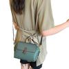 Design de Nicho Bolsa Pequena de Luxo Leve Feminina 2023 Nova Bolsa de Ombro Transversal de Alta Qualidade Bolsa Quadrada Pequena com Textura da Moda