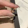 Electrochapado en Oro Real, Pendientes de Clip para Oreja en Forma de C Incrustados con Diamantes, Superventas en Xiaohongshu para Mujer, Estilo Vintage de Lujo Ligero, Venta al por Mayor de una Pieza