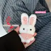 Pingente de Pelúcia Coelhinho Querido Boneca Coelha Fofa Enfeite de Pendurar Charme de Bolsa Menina Boneca Casal CP Pequeno Presente