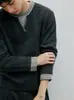 Suéter casual de dos piezas con look limpio y ajuste ceñido estilo japonés para parejas, unisex, estilo relajado, tejido de bloques de color simple, moderno