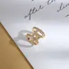 Coreia do Sul Todas as Partidas Fivela de Toalha de Seda com Três Argolas Broche de Pérola Desenho Animado Broche de Camélia com Pino de Diamante Fivela de Xale de Cristal para Mulheres