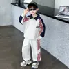 Conjunto de Moda para Niños Primavera/Otoño Nuevo 2026 Niños Pequeños y Medianos Casual Deportivo Moderno Estilo Urbano Fresco Elegante Conjunto