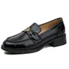 Em Estoque~Sapatos Loafer Macios Feitos à Mão com Flor de Camélia para Mulheres 2025 Novos Sapatos de Couro Retro com Salto Médio para Outono e Primavera