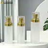 Transfronterizo En Stock Botella con Atomizador de 50ml Mascota Transparente Bomba Electroplateada Dorada Botella para Loción Cosmético Plástico Botella Dispensadora de Muestras