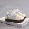 Zapatos Casuales Versátiles de Moda para Niñas 2026 Primavera/Verano Nuevas Zapatillas Deportivas con Lazo para Niños Suela Suave Zapatos Blancos Cómodos