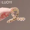 Estilo Luxo Leve 2025 Novo Lindo Clipe de Flor com Diamante Celebridade da Internet Feminina Versátil Presilha Completa para Cabelo Adorno para a Parte de Trás da Cabeça