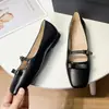 Zapatos Mary Jane plateados estilo francés con lazo para mujer, nuevo modelo de otoño 2026, adecuados para combinar con faldas, zapatos de punta baja