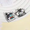 Amazon Broche de Gato com Xícara de Chá Desenho Animado Combinação Fofo e Versátil Liga Metálica Broche de Metal Gota de Óleo