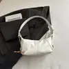 Outono 2026 Nova Bolsa Transversal Francesa de Nicho Alta Aparência Doce Cool Estilo Garota Picante Moda Bolsa de Ombro Único Bolsa Retrô Mulheres