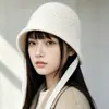 Novo Chapéu de Tricô Estilo Coreano Feminino Outono Inverno Quente Proteção para Orelhas Faixa para Amarrar Chapéu de Lã Afina o Rosto Moda Versátil Turbante Chapéu