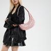 Bolsa Transfronteiriça Feminina Retrô Punk Rebite Grande Capacidade Ombro Lua Crescente Comutador Versátil Bolsa de Ombro Axila