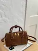 Elegante y minimalista bolso Boston para mujer, nueva colección 2026, adecuado para el trabajo y los desplazamientos, se puede llevar en la mano o usar como bolso de hombro