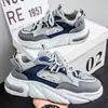 Tênis Esportivo de Malha Respirável Primavera 2026 Tênis de Corrida Respiráveis Modernos Sapatos Casuais Antiderrapantes de Solado Grosso Modernos para Homens