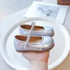 Zapatos de cuero para niños, nuevos zapatos de princesa estilo coreano para niñas de primavera y otoño, zapatos de suela blanda antideslizantes de un solo color