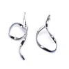 Pendientes geométricos de línea nuevos europeos y americanos pendientes de curva de onda metal espiral retorcido chapado en oro oreja irregular