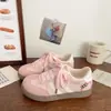 Nuevos zapatos de entrenamiento alemanes rosas de otoño, compra transfronteriza, zapatillas de estudiante de punta redonda estilo coreano, zapatos blancos de nicho y lindos