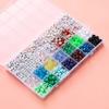 Kit de cuentas con alfabeto de 28 cuadrículas de 6 x 9 agujeros grandes para hacer collares y pulseras de cuentas hechas a mano para niños