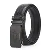 Cinturón de aleación de alta gama para hombre con hebilla automática de cocodrilo, versátil para negocios, para hombres jóvenes y de mediana edad, cinturones para pantalones, listo para la venta