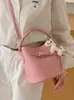 Bolso retro simple para mujer Yuezhi 2026 nuevo bolso de hombro cruzado versátil con un toque de alta gama para ir al trabajo, bolso de mano tipo cubo