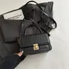 Bolso pequeño cuadrado tejido 2026 nuevo bolso de hombro de moda bolso simple para mujer bolso de mano pequeño bolso de mujer de comercio exterior bolso cruzado