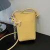 Bolso Cruzado para Teléfono Móvil para Mujer, Nuevo Trendy de Primavera y Verano 2026, de Gama Alta, Nicho, Súper Popular, Exquisito Bolso Cubo de un Solo Hombro