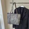 Bolsa Tote Grande de Couro Sintético Vintage para Mulheres 2026 Nova Moda Texturizada Bolsa de Ombro Simples Popular para Trabalho e Deslocamento