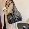 Bolso de gran capacidad de moda para comercio exterior transfronterizo, nuevo bolso de hombro, bolso tote retro casual de cuero suave, bolso cruzado, bolso para mujer