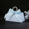 Caja de Dulces Triángulo Flor Repujada Azul Claro Compromiso Boda Souvenir de Lujo Ligero Caja de Dulces de Cartulina Blanca Engrosada
