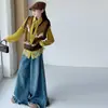 Conjunto de Outono para Meninas Estilo Coreano 2026 Novo Estilo Crianças Médias e Grandes Camisa com Renda e Babados Colete Calça Jeans com Franjas Três Peças