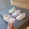 Sandalias para Caminar para Niños Pequeños 2026 Verano Huecas Zapatos para Caminar para Niñas Suela Suave Antideslizante Zapatos para Bebé para Interiores Niños