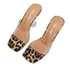Nuevas Chanclas de Tacón de Aguja Estilo Coreano de Verano para Mujer, Chanclas de Tira Gruesa Abiertas de Tacón Alto, Sandalias de Moda con Estampado de Leopardo Talla Grande Venta al por Mayor