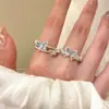 Anel Borboleta Dançante Azul Gelo Cintilante Azul Ultra-Fada Zircônia para Mulheres, Anel de Dedo Indicador Exquisito de Nicho, Anel Aberto Versátil
