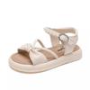 Sandálias Infantis com Laço Verão 2025 Novas Sapatos de Praia Macios para Crianças Moda Menina Sapatos de Princesa Estilo Verão