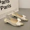Sandálias Pequenas Femininas com Saias Nova Coleção Primavera e Verão 2025 Sapatos de Salto Grosso Temperamento Bico Quadrado Salto Alto Estilo Pequeno Cheiroso Francês