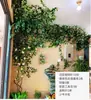 Folhas, galhos, videiras, flores artificiais, trepadeiras, canos, pilares, plantas trepadeiras, plantas verdes, plantas de parede, cobrindo imperfeições, decorações