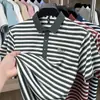 Camisa Polo de Hombre de Manga Corta Suelta a Rayas de Lujo Ligero Verano 2026 Nueva Moda Casual Delgada Ropa para Hombres Jóvenes y de Edad Media
