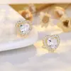 Brincos de Agulha de Prata Esterlina S925 de Alta Qualidade com Zircônia Microincrustada, Brincos Stud Modernos em Formato de Coração, Brincos Femininos Frescos e Simples para Atacado