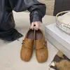 Zapatos planos estilo francés retro simples que aumentan 3 cm de altura interior, nueva colección 2026, con detalles de hebilla, zapatos de cuero versátiles y de moda de punta poco profunda