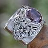 Anillo personalizado de amatista de imitación retro europeo y americano Anillo de flor de plata tailandesa de lujo ligero de moda Nicho de joyería exquisita tallada