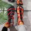 Sandalias de playa ligeras de punta abierta con hebilla elegante, versátiles y elegantes, sandalias planas tejidas de bloques de color, nuevo modelo 2026